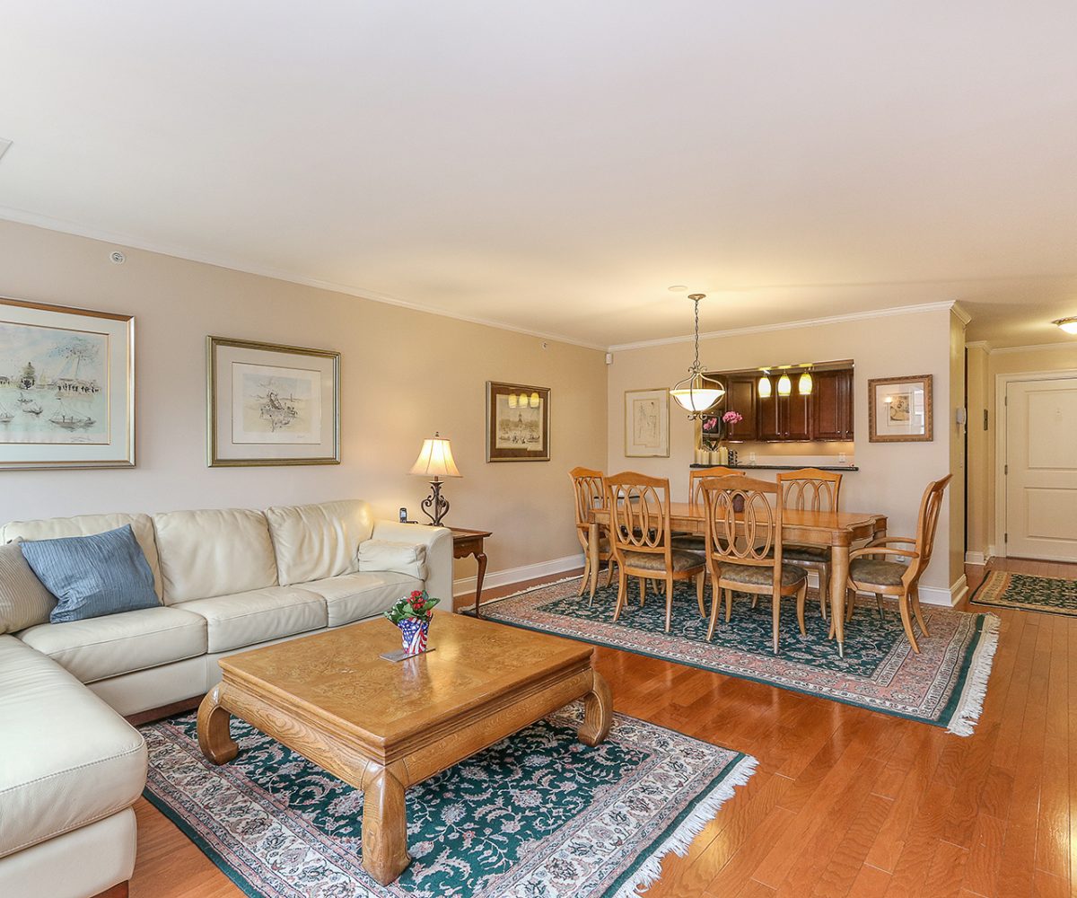 Interior Photograph of 11 Cheriton Road
