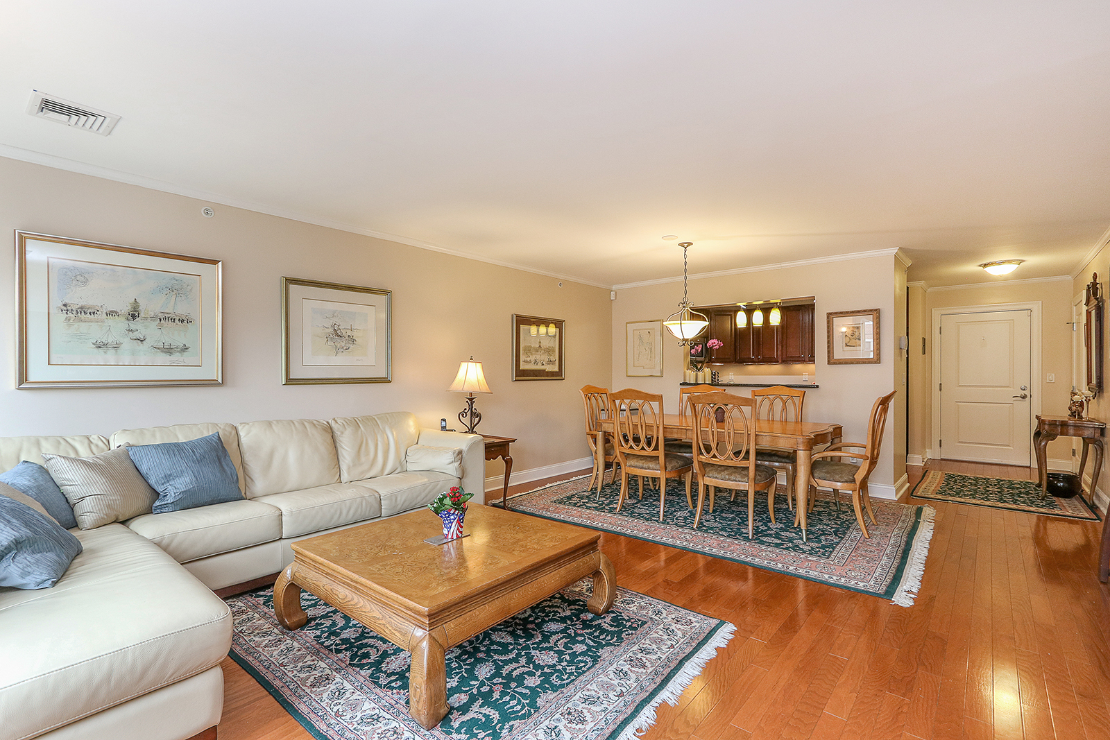 Interior Photograph of 11 Cheriton Road, Unit 306, Boston MA