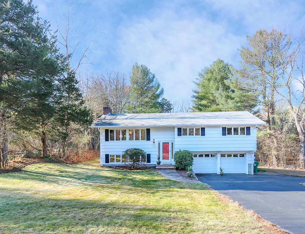 Exterior Photo of 137 Oak Street