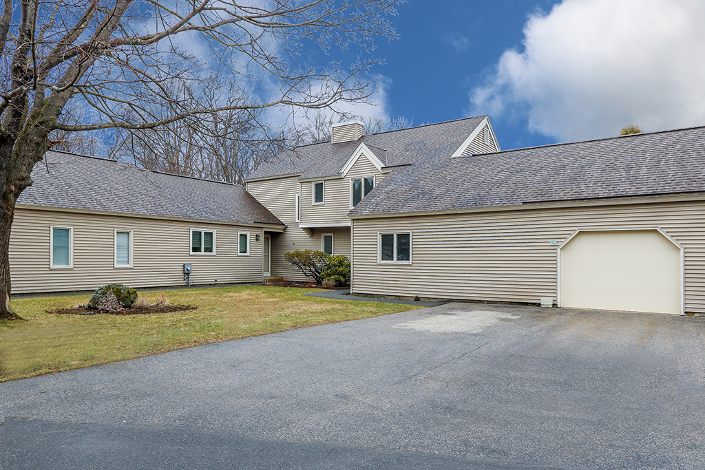 Front Exterior Photograph of 15 Astra, Wayland MA