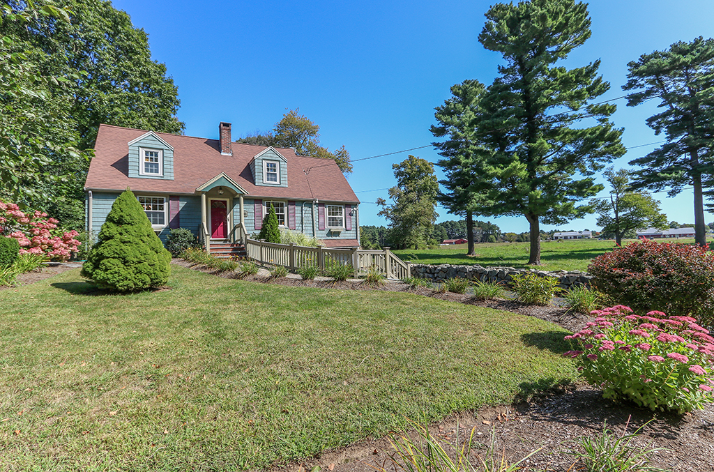 Front Exterior Image of 184 Gould Street, Walpole MA