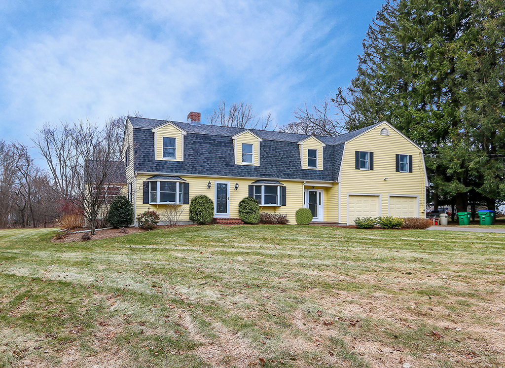 Front Exterior Photograph of 26 Fox Hill Street